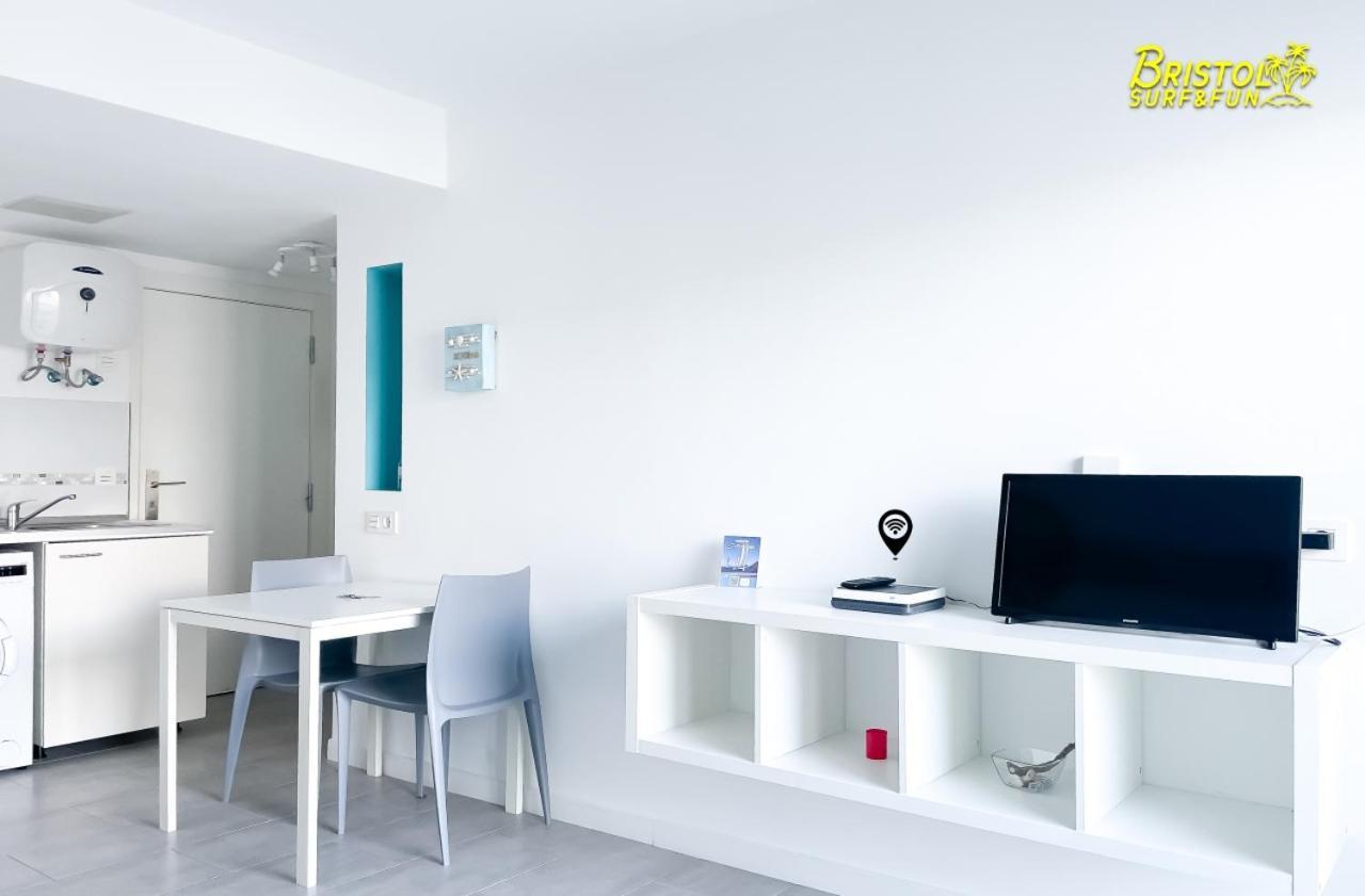 B-Rent Bristol Beach Surf & Fun Κοραλέχο Εξωτερικό φωτογραφία